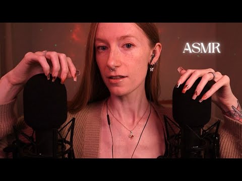 Soft-spoken ASMR | Describing an autumn scene 🍂 (Cozy mic scratching)