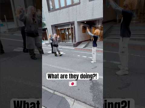WTF are they doing? (Mi Chico in Tokyo) 😳
