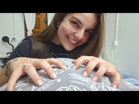 ASMR fazendo massagem em você