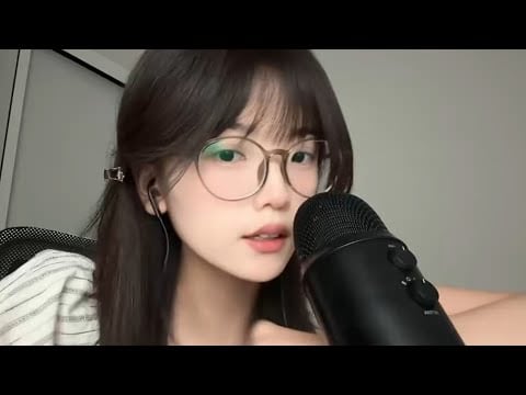 ASMR Ear Eating 😘