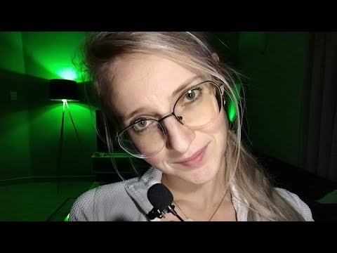 ASMR mini mic spit painting 💚 #asmrspitpainting 