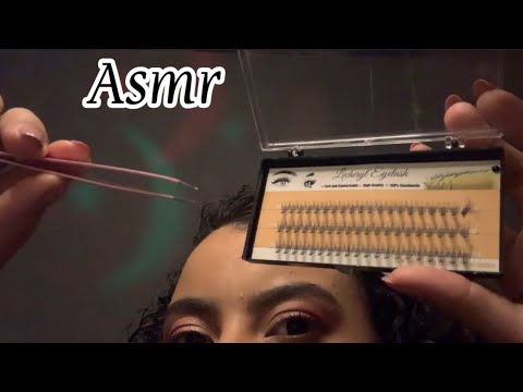 ASMR COLOCANDO SEUS CÍLIOS POSTIÇOS ( voz suave. Com sons de fundo e sem).