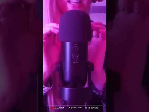 ASMR ✧ Me encanta este efecto en el ASMR [tapping, tongue clicking, susurros] 💤 #shorts