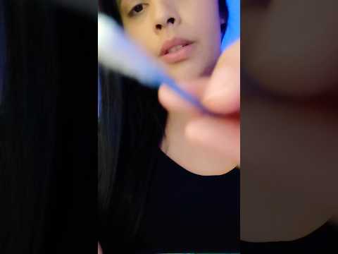 ASMR - Limpando o seu ouvido #asmrsounds #relax #tapping #asmr #youtubeshorts