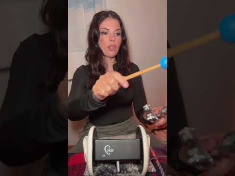 ASMR 3Dio: Fühlst du die Vibration? 🎶 (Stimmgabel Entspannung)#3dio #asmrshorts