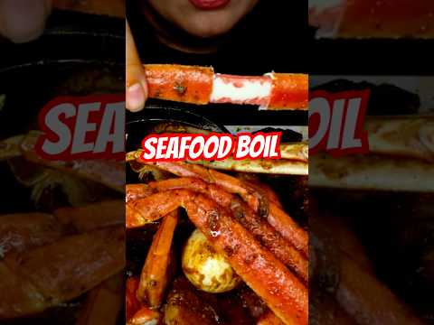 THAT FIRST BITE! #seafoodboil #asmr #foodie