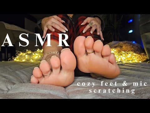 ASMR | Cozy Feet& MIcrophone Scratching | Relaxx w no talking