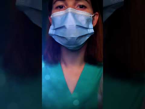 ASMR Krankenschwester kontrolliert deine Pupillenreaktion