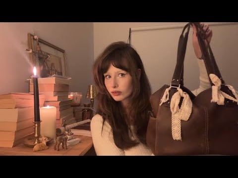ASMR what’s in my bag? 💼 (close whispering)