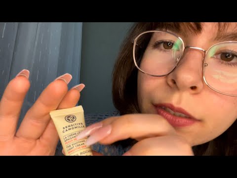 ASMR | soft girl does your wooden make up