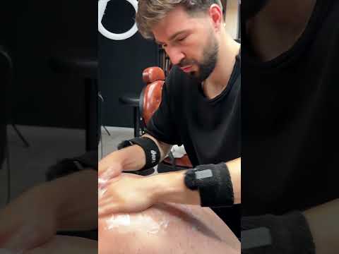 New video 🤩 #asmr #thebarbersarms #barber #barbershop #asmrbarber #relax #massage