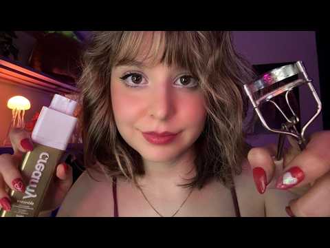 ASMR | Oi, posso te maquiar e mexer no seu cabelo de forma rápida? (Voz suave)