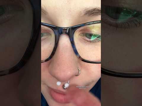 ASMR obsessed friend puts lipgloss on you😇 full on✅⏰ #asmr #shorts