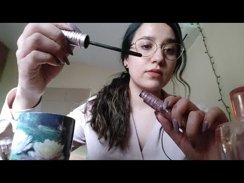 ASMR roleplay - Tu mamá te maquilla a la carrera - voz baja en español mx