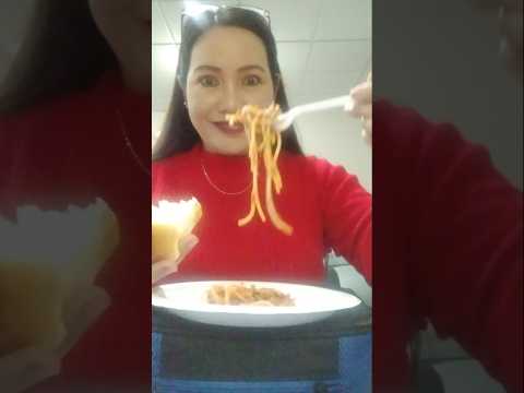 HOW I EAT SPAGHETTI #shortsfeed #mukbang #viral #food #everyone #eating #foodie #asmr #subscribe