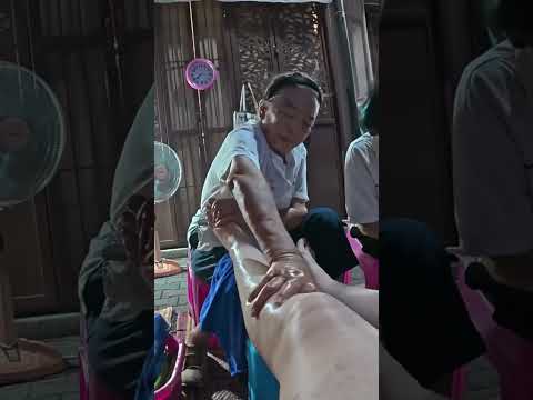 MASAJE DE PIES exprés en bazar tailandés de Chiang Mai #thaimassage #travel #feet #short