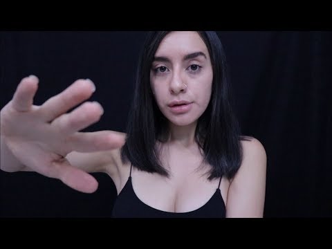 ASMR - MOVIMIENTOS SUAVES CON LAS MANOS Y BROCHITA