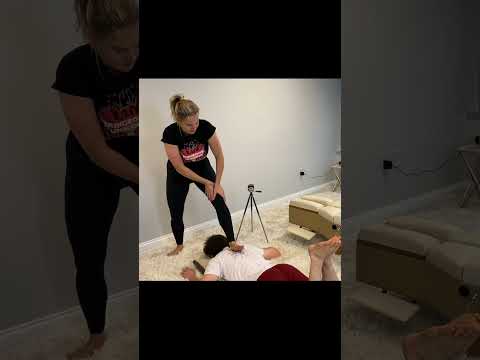Chiropractor shocked by how loud his back CrUNCHed