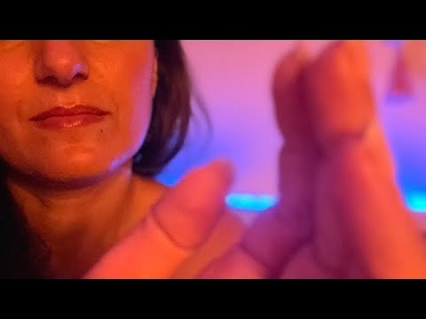 Sentirai tanti BRIVIDINI sul tuo VISO ✨ ASMR per dormire ✨face touching