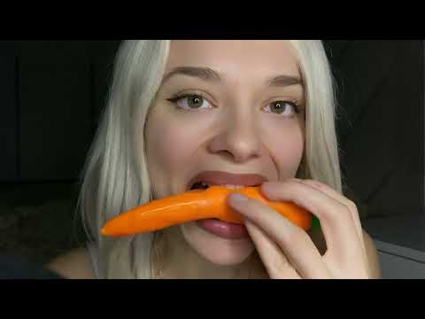 Asmr - fake carrot eating sounds