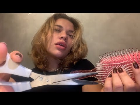 ASMR ROLEPLAY amiga cortando seu cabelo | personal attention (FAST and AGGRESSIVE)