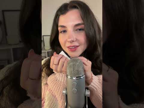 Este micrófono escucha cosas que no deberías oír… 👂 #asmr #relax #closewhisper #susurros #triggers