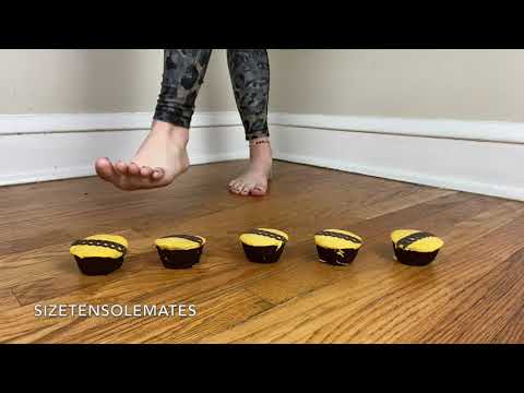 Hostess ScaryCakes Crush - Feet ASMR