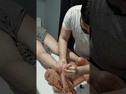 TURKISH MASSAGE TECHNIQUES THAT PROVIDE INCREDIBLE RELAXATION IN THE FEET #satisfying #asmr #shorts
