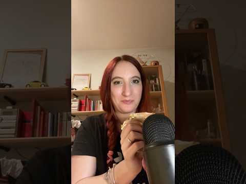 Super rilassante😴😴 #asmr #asmrsounds #plastic #relax #relaxing #whispering #goodvibes #sleep