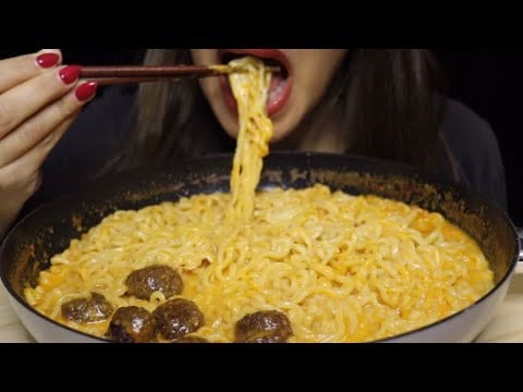 ASMR CREAMY SAMYANG NOODLES CHEESY HOMEMADE MEATBALLS MUKBANG #asmr #mukbang #samyang #cheesy #food