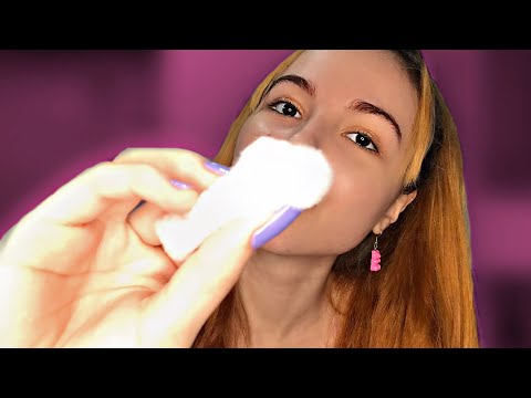 ASMR - FAZENDO UM SKINCARE EM VOCÊ!!! (SOM DE CHUVA)