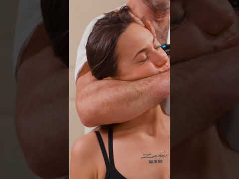 Neck crack and asmr chiropractic adjustment for Maria #neckcrack