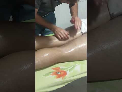 START THE DAY WITH A RELAXING HAMSTRING MASSAGE #satisfying #relaxing #asmr #shorts #massage