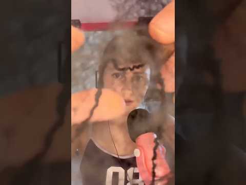 Tu as une toile d’araignée sur ton visage😱 (tkt je l’enlève) #asmr