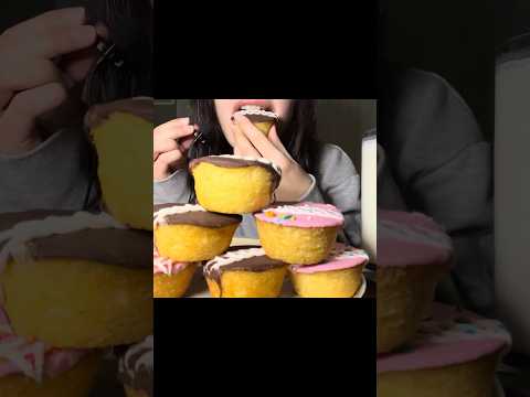 ASMR HOSTESS CUPCAKES (Full video on my channel!) #asmr #mukbang #cupcake