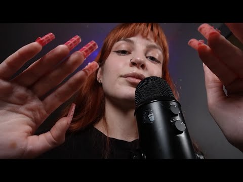 ASMR TOCO TU CARITA con UÑAS LARGAS en tu CAMA | face touching