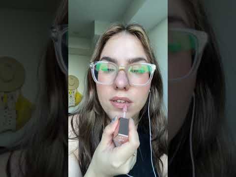 ASMR Quick Lipgloss Application