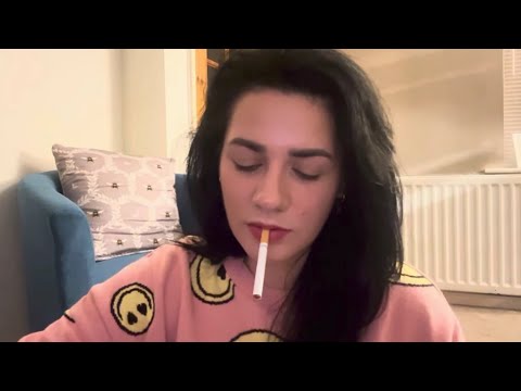 Smoking, Lip Gloss & Chatting (CV for Simon) 💖