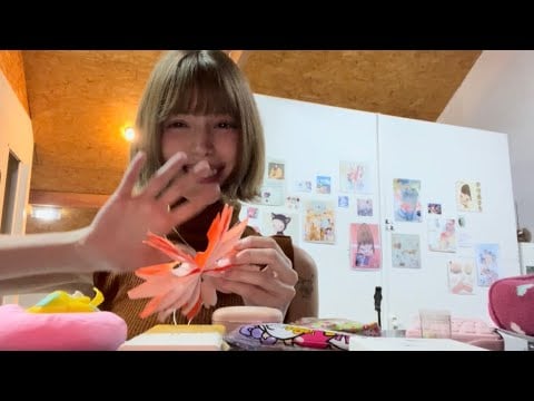 Answering questions about me while tapping, asmr
