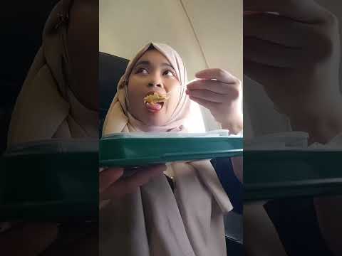 Makan 🍜🍴 Di #asmrvideo #asmr  pesawat ☁✈