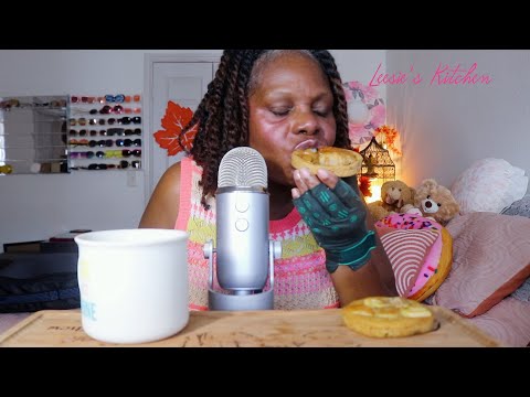 Leesie's Kitchen Caramel Pumpkin Spice Bakery Cookies ASMR Eating