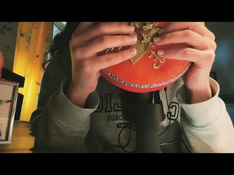 ASMR - SOFT WHISPERING AND GENTLE TRIGGERS TO RELAX