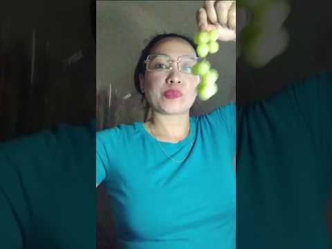 HOW I EAT GRAPES# #everyone #mukbang #shortsfeed #grape #bigmouth #crazylady