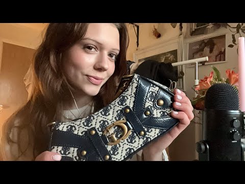 ASMR what’s in my purse(mix of whisper&soft spoken)