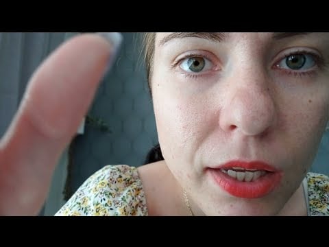 ASMR- Soft singing and soft handmovements 💙
