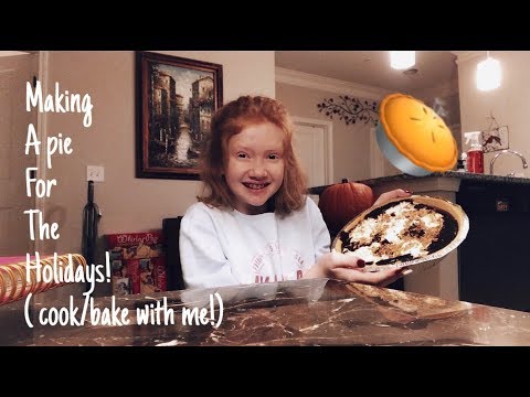 MAKING A PIE!!!   | VLOGMAS DAY 2 🥧