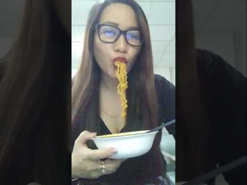 SPICY BULDAK NOODLES #shortsfeed #mukbang #everyone #buldak #food #foodie