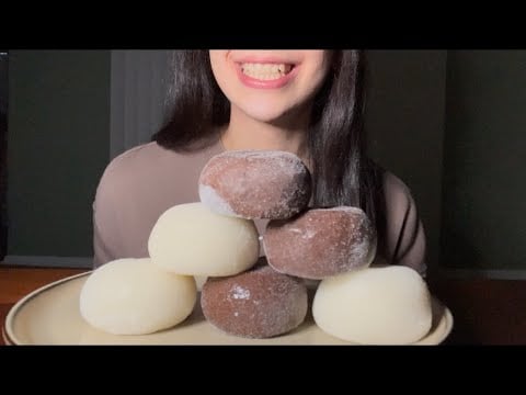 CHOCOLATE AND VANILLA MOCHI ICE CREAM ASMR EATING