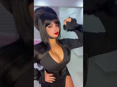 🧡👻🎃🧡👻🎃 #cosplay #cosplaygirl #cosplayer #halloween #halloween2022 #elvira