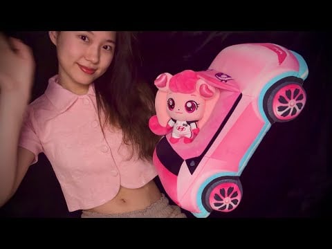 Knock knock, Hyundai girl delivered to you 💗